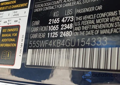 2016 Mercedes-Benz C 300 4Matic z USA, uszkodzony, nr VIN 55SWF4KB4GU154333